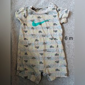 Nike outfit 6 M